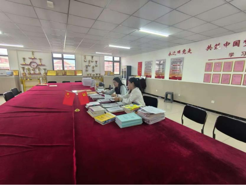 经济管理学院开展 2024-2025 学年第二学期期中教学材料专项检查工作